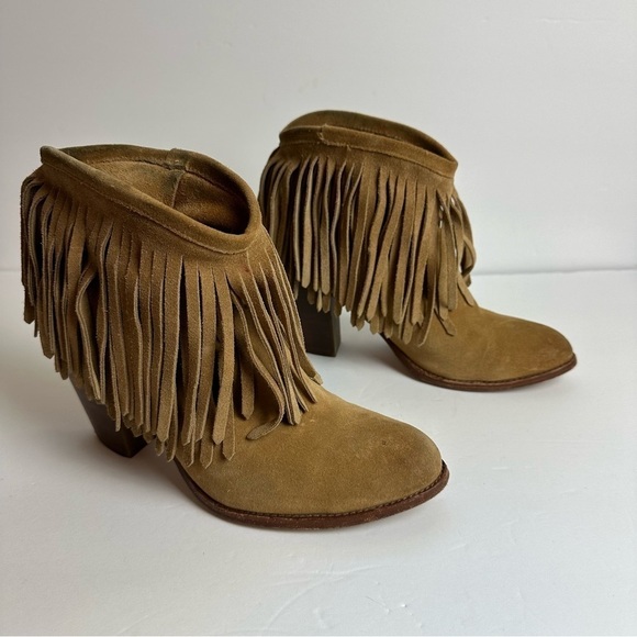 Frye Llana Suede Fringe Ankle Boots In Sand Women's Size 8.5 Heeled tan - Picture 1 of 10
